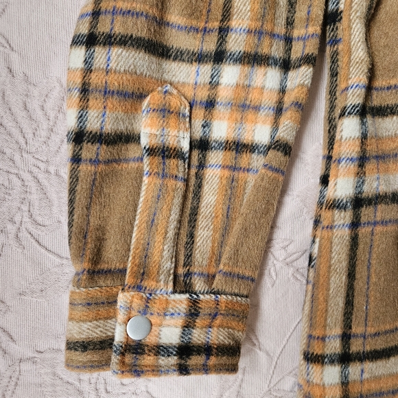 Cozy flannel shacket - Picture 3 of 5